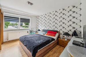 Schlafzimmer EG links