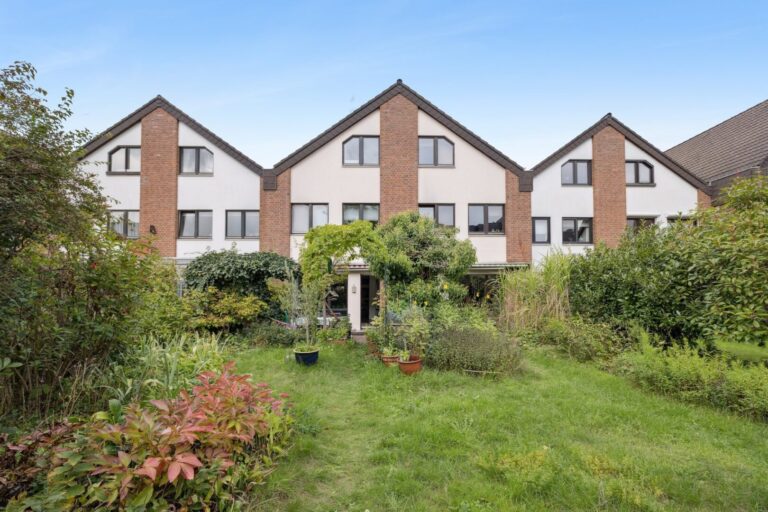 CHRISTIAN HELLMANN Real Estate - Immobilienmakler Düsseldorf - Haus kaufen