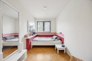 Kinder-/ Arbeitszimmer 2