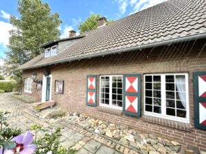 Freistehendes Landhaus in bevorzugter Lage