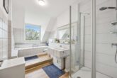 Stilvolle Maisonettewohnung mit Dachterrasse und Weitblick in begehrter Lage von Düsseldorf - Badezimmer