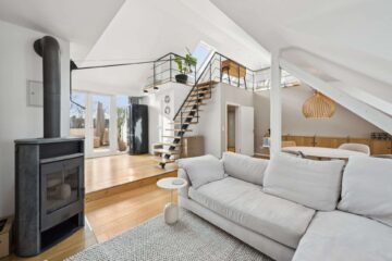 Luxuriöse Dachgeschosswohnung mit traumhafter Dachterrasse, offener Galerie und Stellplatz!, 40233 Düsseldorf, Terrassenwohnung