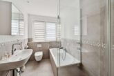 Vielseitiges Ein-/Zweifamilienhaus mit umlaufendem Garten – gepflegt, modernisiert, in bester Lage! - Badezimmer OG
