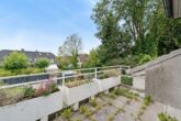 Vielseitiges Ein-/Zweifamilienhaus mit umlaufendem Garten – gepflegt, modernisiert, in bester Lage! - Terrasse OG