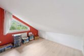 Vielseitiges Ein-/Zweifamilienhaus mit umlaufendem Garten – gepflegt, modernisiert, in bester Lage! - Kinder-/ Arbeitszimmer OG