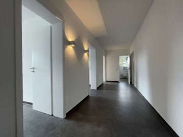 Schöne 4,5 Zimmerwohnung mit Balkon und Stellplatz im beliebten Meerbusch-Büderich!, 40667 Meerbusch, Etagenwohnung