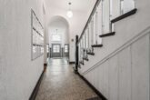 Altbau trifft Gartenidylle – Gartenwohnung mit großer Loggia und eigenem Garten - Eingangsbereich