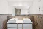 3-Zimmer-Terrassenwohnung mit Stellplatz, 3 Balkonen & Aufzug – Wohnen auf hohem Niveau in Bestlage! - Badezimmer