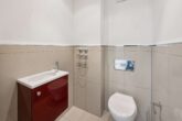 3-Zimmer-Terrassenwohnung mit Stellplatz, 3 Balkonen & Aufzug – Wohnen auf hohem Niveau in Bestlage! - Gäste-WC