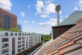 Kapitalanlage mit Potenzial in Bestlage – Mehrfamilienhaus in direkter Rheinturm-Nähe! - Ausblick Dachgeschoss