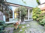 Schönes Einfamilienhaus mit idyllischem Garten in beliebter Wohnlage - Terrasse